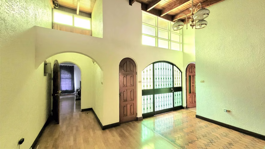 Casa Amplia con Uso de Suelo Mixto por Plaza Lincoln - Imagen 5