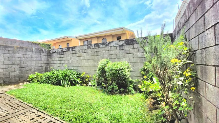 Casa Ampliada y Moderna en Residencial Los Robles - Imagen 19