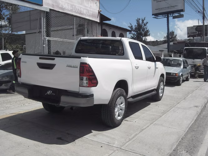 Toyota Hilux Doble Cabina 4x4 2400cc 2021 - Imagen 6