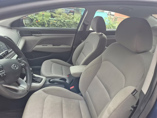Hyundai elantra - Imagen 8