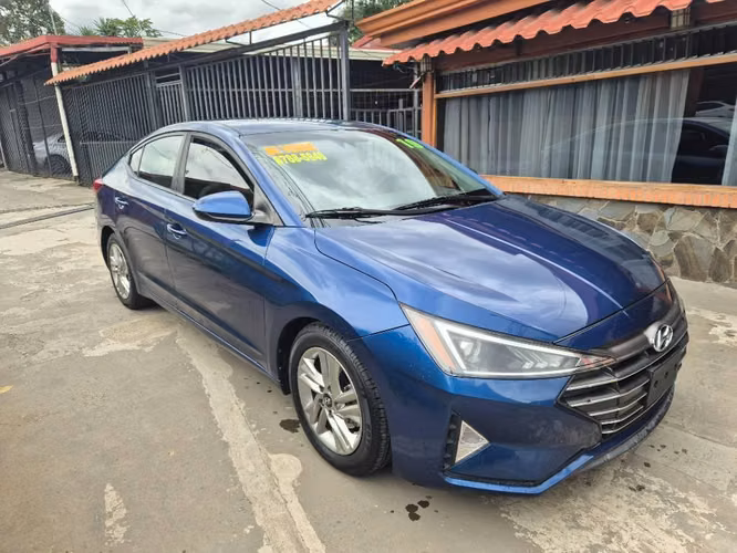 Hyundai elantra - Imagen 1