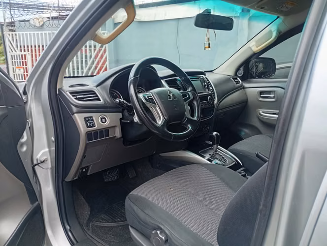 Mitsubishi L200  sportero - Imagen 15