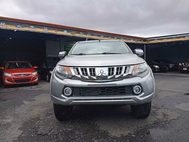 Mitsubishi L200  sportero - Imagen 10