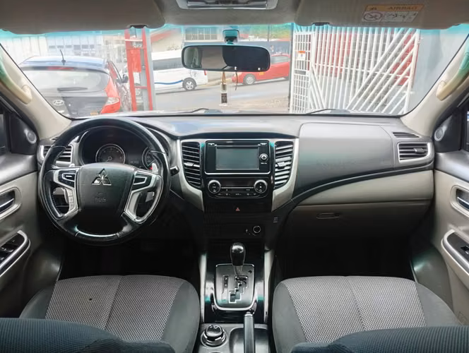 Mitsubishi L200  sportero - Imagen 7