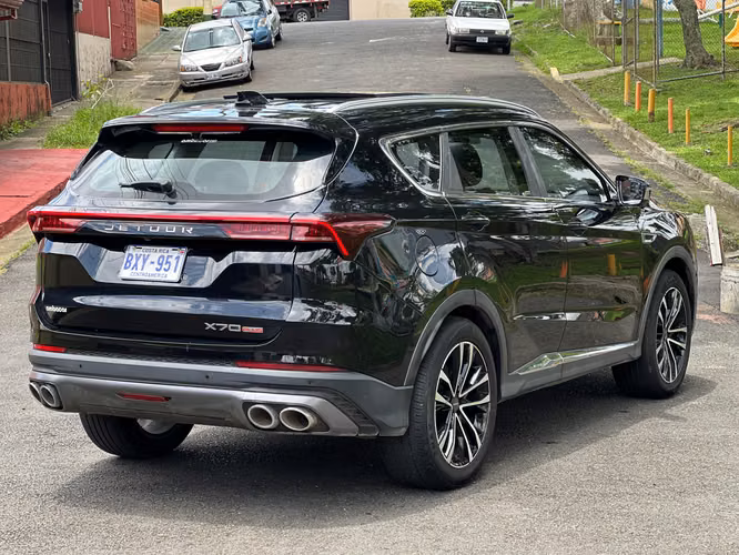 JETOUR X70 PLUS 2023 - Imagen 3