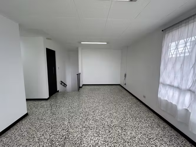 Oficina 170m2 en San Pedro