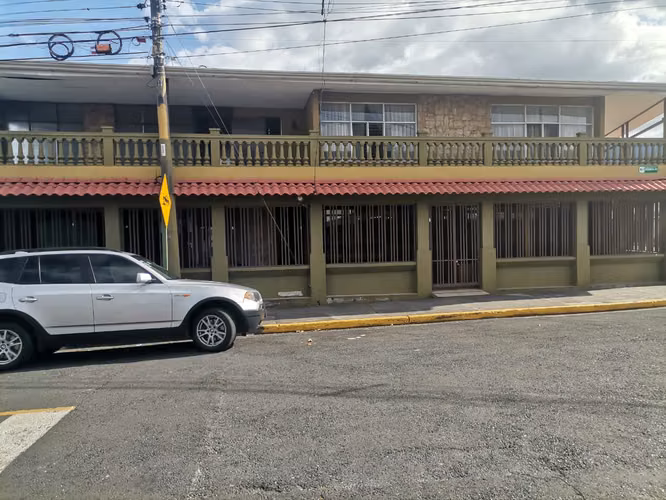 Venta de Propiedad Esquinera con 2 Apartamentos y Local Comercial – San Sebastián, cerca de Walmart - Imagen 7