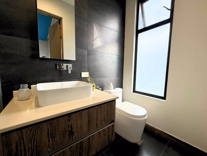 Casa Esquinera de Una Planta | 600 m² de Lote | 3 Suites | Lindora - Imagen 15