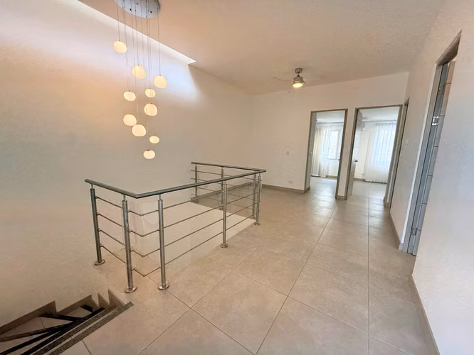 Casa con Oficina y Jardín en Guachipelín | 3 Habitaciones con A/C - Imagen 9