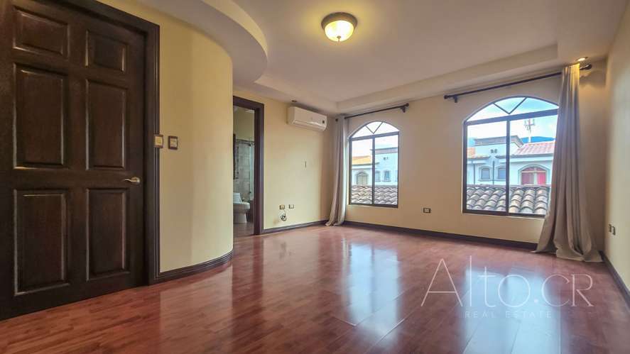 SAN RAFAEL DE ESCAZU  |  EXCELENTE UBICACION  |  3  HABITACIONES   - Imagen 6