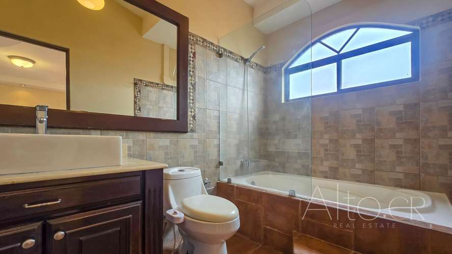 SAN RAFAEL DE ESCAZU  |  EXCELENTE UBICACION  |  3  HABITACIONES   - Imagen 7