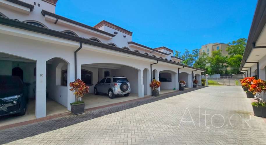 SAN RAFAEL DE ESCAZU  |  EXCELENTE UBICACION  |  3  HABITACIONES  