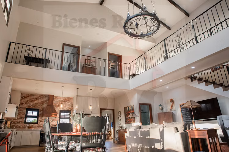 Se Vende Preciosa Vivienda en Condominio en Pozos de Santa Ana !!! - Imagen 3