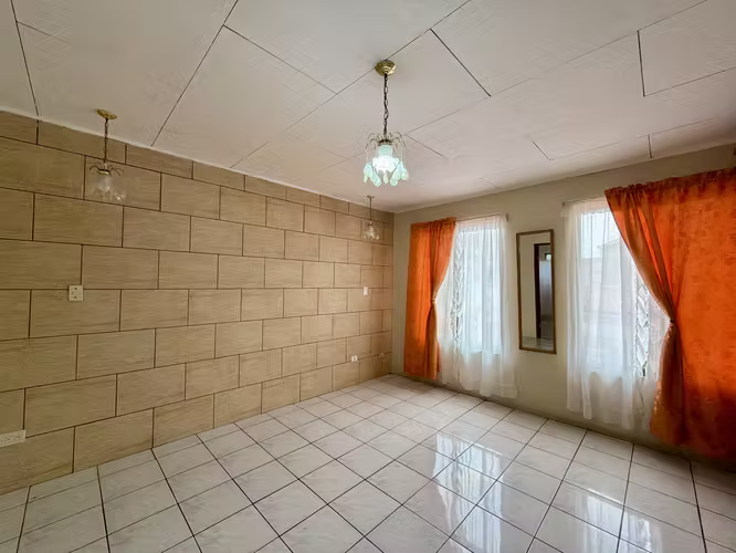 Alquiler de amplia casa en San Lorenzo de Flores. - Imagen 8