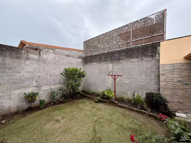Alquiler de amplia casa en San Lorenzo de Flores. - Imagen 6