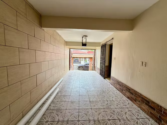 Alquiler de amplia casa en San Lorenzo de Flores. - Imagen 12