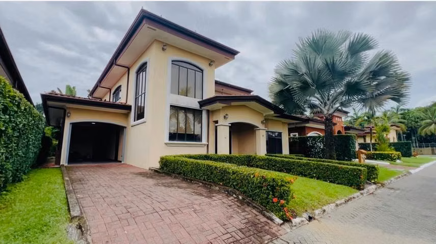 Casa en venta en Bejuco RAH 25-447