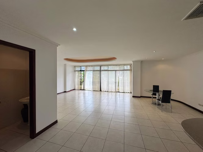 Venta Apartamento en Escazú | 3 Habitaciones | Vistas a las Montañas | 2 Parqueos