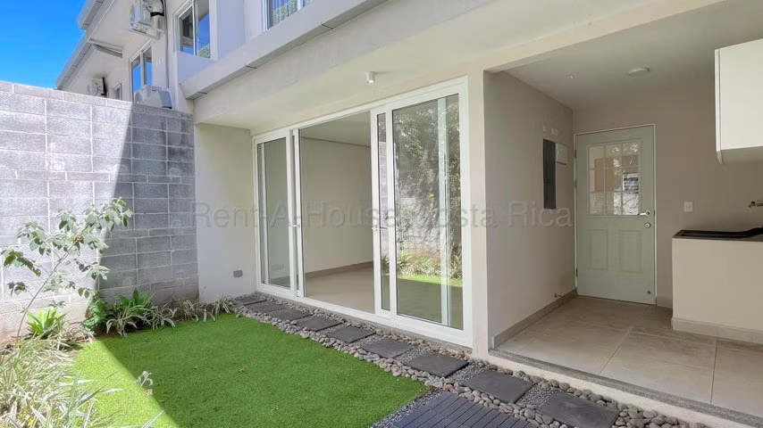 House for Sale – Güachipelín, Escazú  EB27-316 - Imagen 8