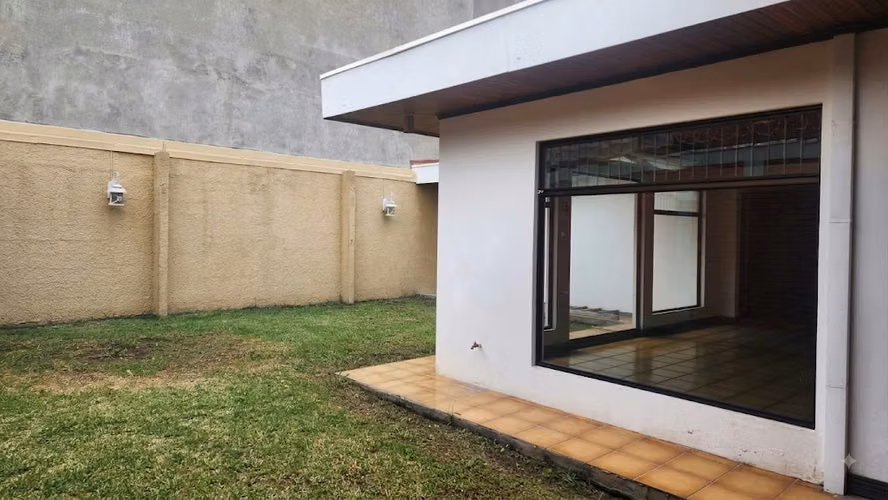 Vive la comodidad de un solo nivel en una de las mejores zonas de Escazú - Imagen 6