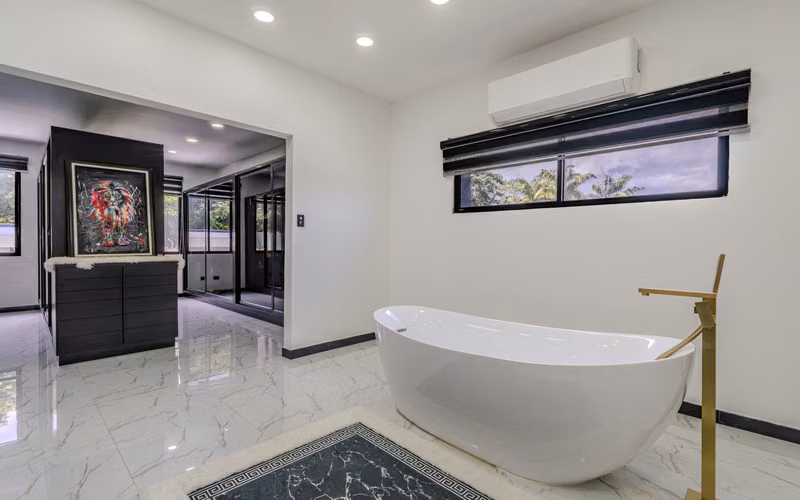 VENTA DE CASA DE LUJO EN LA GUÁCIMA* - Imagen 8