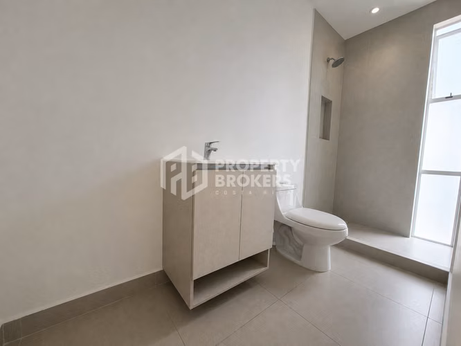 Alquiler de casa en Vistas de Santa Ana | 2 hab | Jardín