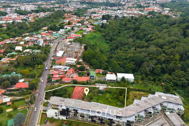Terreno con Casa para Remodelar, Uso de Suelo Mixto en San Rafael de Montes de Oca, Cód. AJ037 - Imagen 3