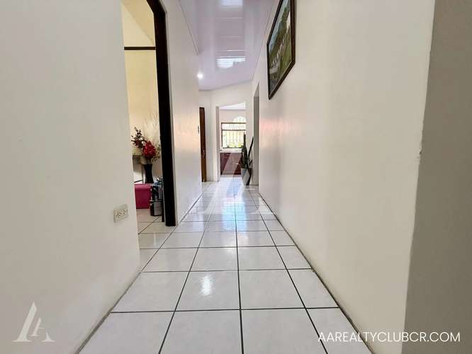 Casa Esquinera | Ubicación Privilegiada Gravilias | Excelente Conectividad