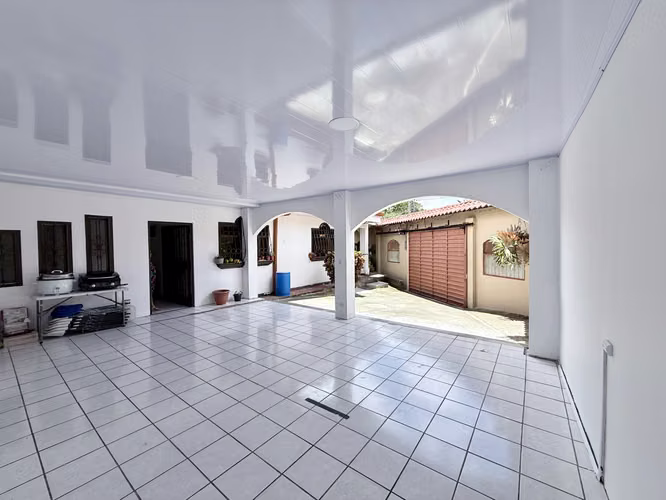 Casa Esquinera | Ubicación Privilegiada Gravilias | Excelente Conectividad