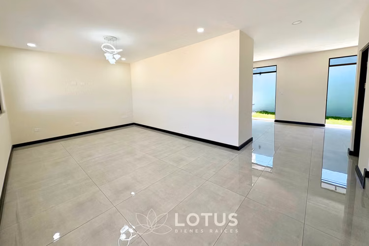 Casa en Venta para Estrenar en Condominio Distrito San Juan, Cód. AJ069 - Imagen 2