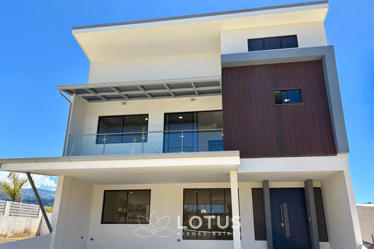 Casa en Venta para Estrenar en Condominio Distrito San Juan, Cód. AJ069