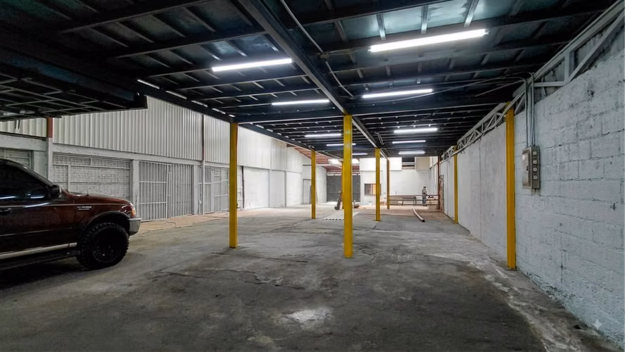 Alquila bodega comercial en Barrio Los Ángeles, San José (FV) - Imagen 3