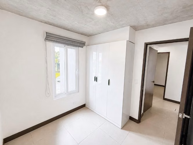 Apartamento en alquiler en Condominio Khaya, Curridabat | 3 habitaciones, 2 baños y 2 parqueos - Imagen 2