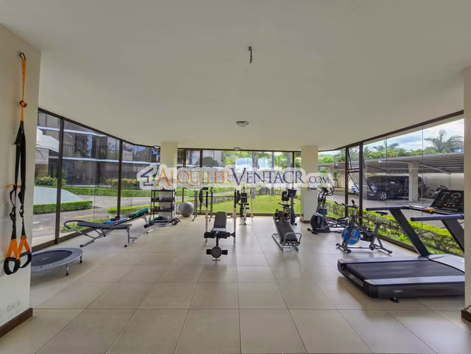APARTAMENTO DE 330 M2 CON FULL VISTA EN BELLO HORIZONTE ESCAZU - Imagen 3