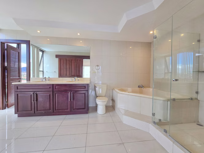APARTAMENTO DE 330 M2 CON FULL VISTA EN BELLO HORIZONTE ESCAZU - Imagen 16
