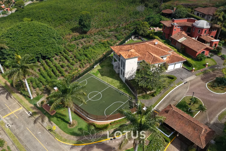Casa en Colinas de Montealegre, Condominio Guayacán Real, Tres Ríos, Cód. AJ039