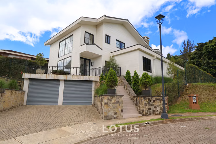 Casa de Lujo con Vista a la Reserva en Condominio El Herrán, Cód. AJ036 - Imagen 19