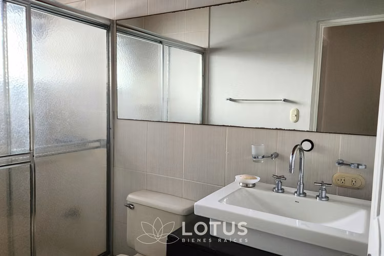 Apartamento de 2 niveles en Condominio Casabella, Curridabat, Cód. AJ010 - Imagen 2