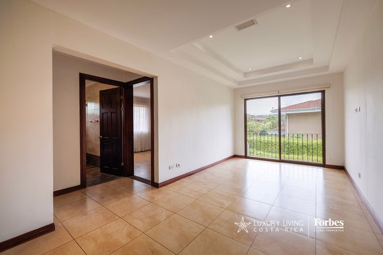21506 - Casa esquinera 3 hab con terraza y jardín en Pozos, Santa Ana - Imagen 9