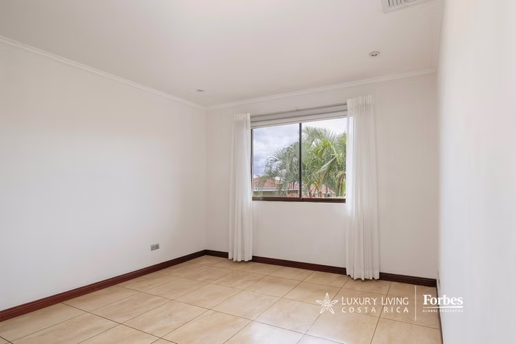 21506 - Casa esquinera 3 hab con terraza y jardín en Pozos, Santa Ana - Imagen 10