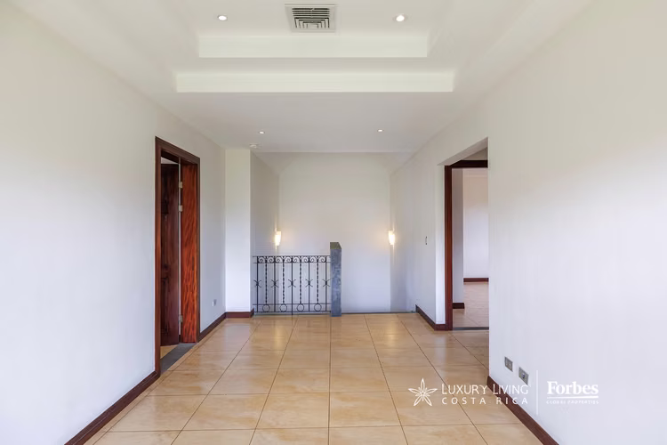 21506 - Casa esquinera 3 hab con terraza y jardín en Pozos, Santa Ana - Imagen 8