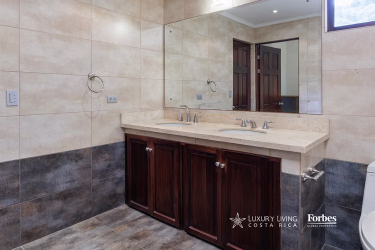 21506 - Casa esquinera 3 hab con terraza y jardín en Pozos, Santa Ana - Imagen 16