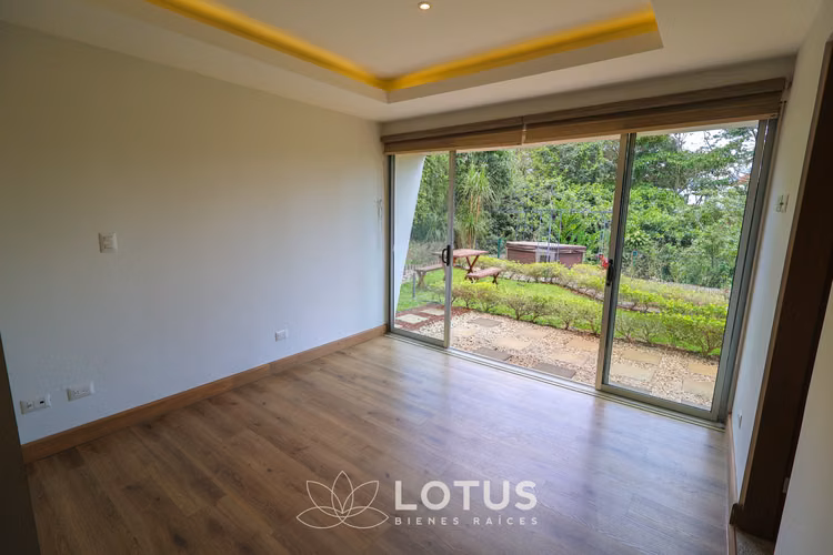 Casa de Lujo en Condominio Hacienda Gregal, Curridabat, CÓDIGO AJ059 - Imagen 8