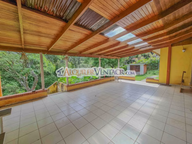 LAURELES ESCAZU! PROPIEDAD PARA REMODELAR CON 1.436 M2 DE TERRENO - Imagen 12