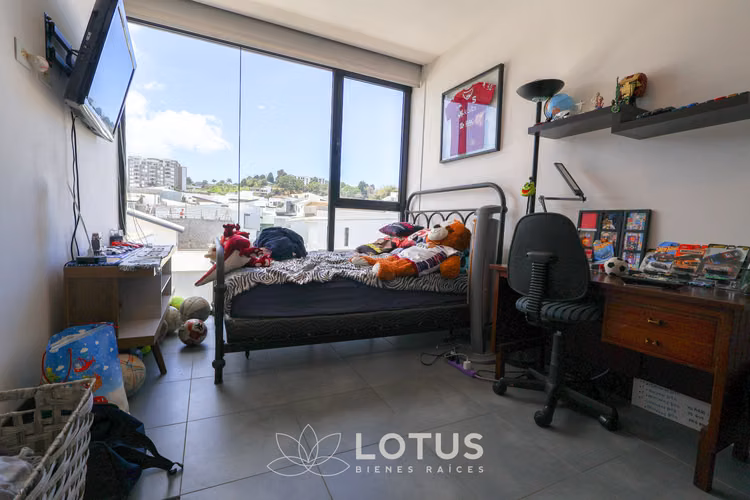 Apartamento Esquinero Moderno en Condominio Golfside, Guayabos, Cód. AJ061