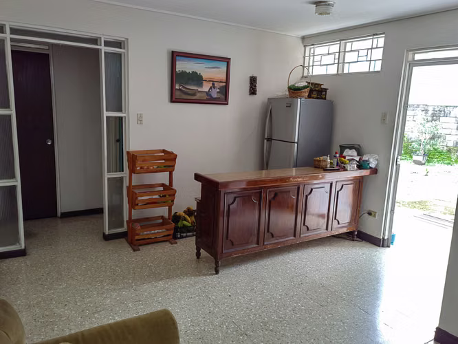 *Venta Casa y Apartamento en Lourdes de Montes de Oca - Imagen 5