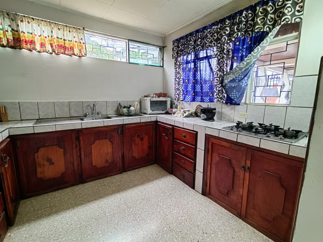 *Venta Casa y Apartamento en Lourdes de Montes de Oca - Imagen 6