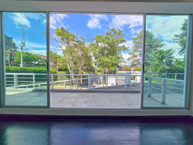 Apartamento en 1er nivel con terraza grande en Bello Horizonte Escazú - Imagen 11