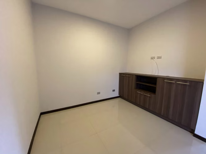 Casa como nueva, excelentes acabados, Lomas de Ayarco Curridabat - Imagen 12