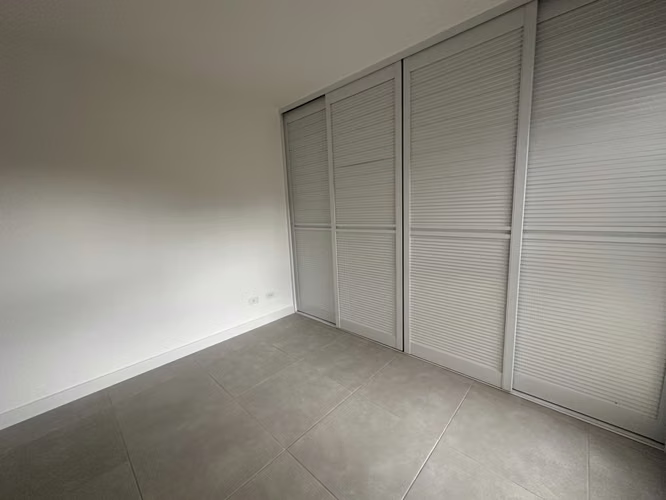 OPORTUNIDAD  Apartamento del modelo grande en Monte Alto / FULL EXTRAS parqueo techado  /Curridabat - Imagen 4